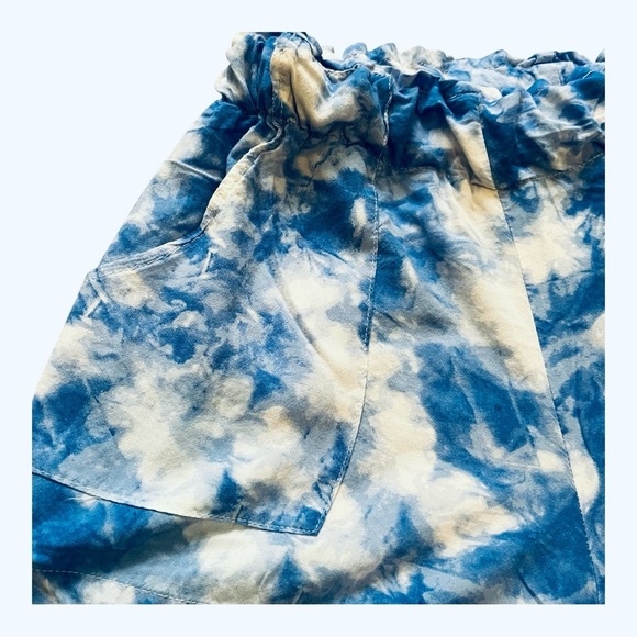New Look casual sports blue white tie-dye Shorts Small elastic waist flowy soft - Picture 2 of 9